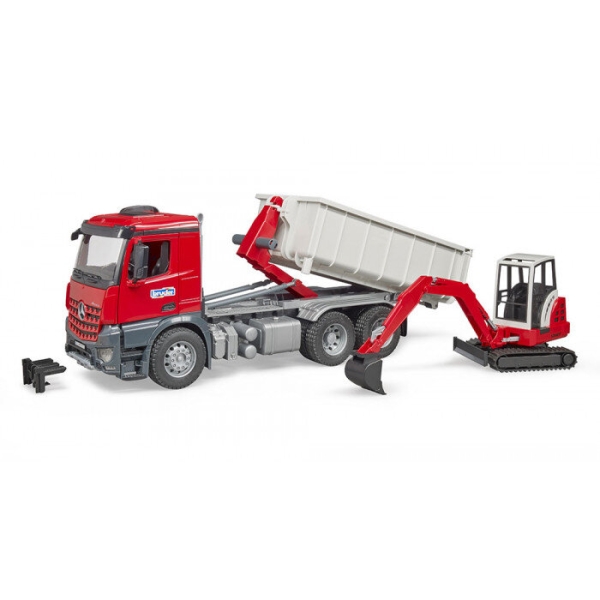 Camion Mercedes-Benz Arocs cu mini-excavator Schaeff